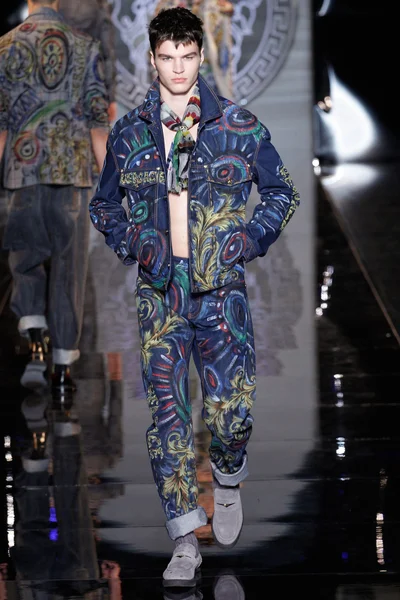 Look 22